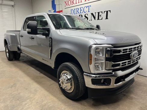 Used 2024 Ford F350 XLT AWD/4WD image 2
