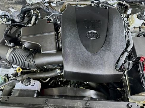 Certified 2022 Toyota Tacoma TRD Sport image 28