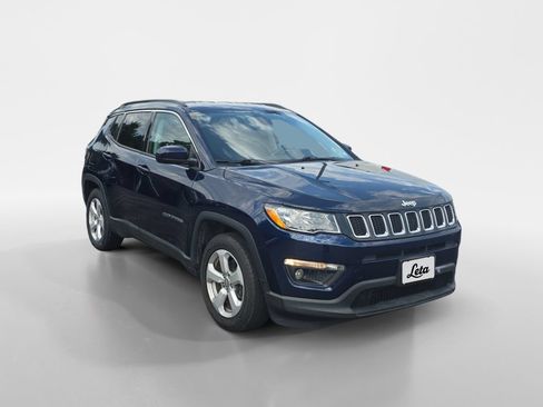 Used 2021 Jeep Compass Latitude w/ Convenience Group FWD image 2