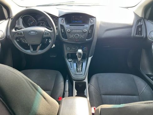 Used 2015 Ford Focus SE image 12