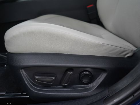 Used 2025 Toyota Camry XLE image 21