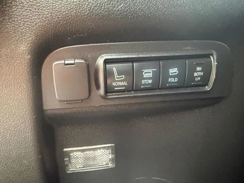 Used 2016 Ford Explorer Platinum AWD/4WD image 23