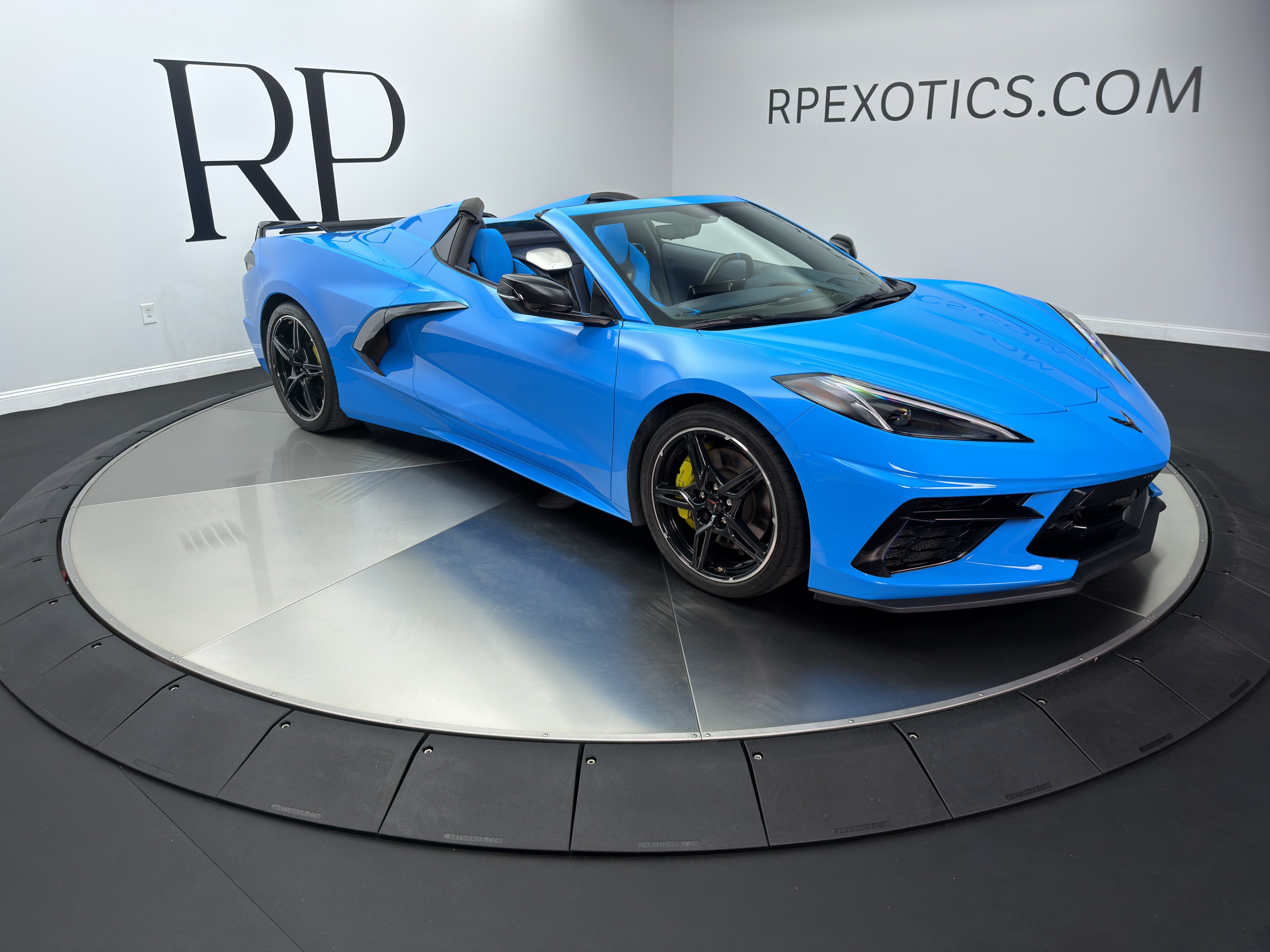 Used 2022 Chevrolet Corvette Stingray Premium Conv w/ Z51 Performance Package RWD image 7