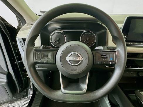 Used 2023 Nissan Rogue SV image 13