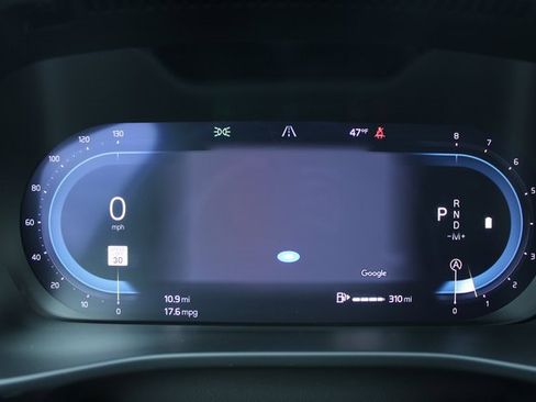 Used 2025 Volvo XC40 B5 Plus image 28