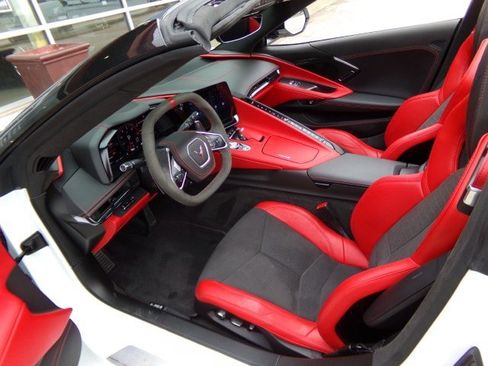 Used 2024 Chevrolet Corvette Stingray Premium Conv w/ Z51 Performance Package RWD image 23
