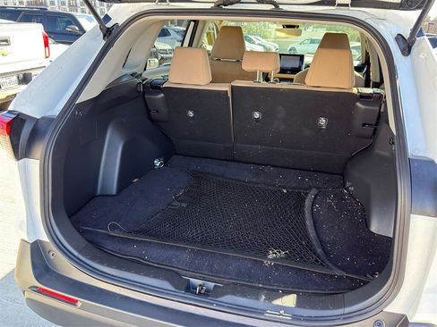 Used 2023 Toyota RAV4 LE image 9