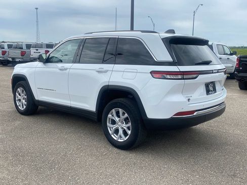 Used 2023 Jeep Grand Cherokee Limited AWD/4WD image 4