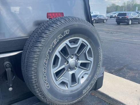 Used 2017 Jeep Wrangler Unlimited Sport w/ Quick Order Package 24S AWD/4WD image 5