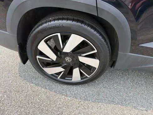 Certified 2024 Volkswagen Taos SEL AWD/4WD image 33