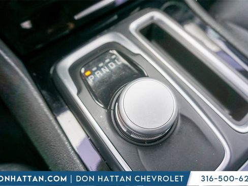 Used 2023 Chrysler 300 Touring w/ Sport Appearance Package image 12