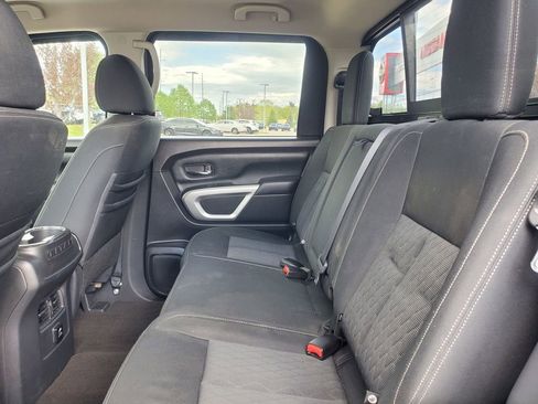 Used 2018 Nissan Titan SV w/ SV Convenience Package AWD/4WD image 32