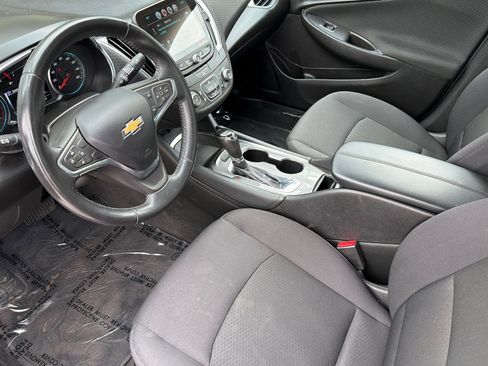 Used 2017 Chevrolet Malibu LT image 10