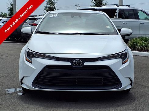 Used 2024 Toyota Corolla LE FWD image 2