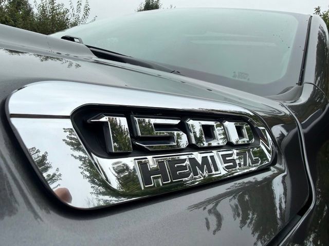 Used 2019 RAM 1500 Limited w/ Advanced Safety Group AWD/4WD image 11