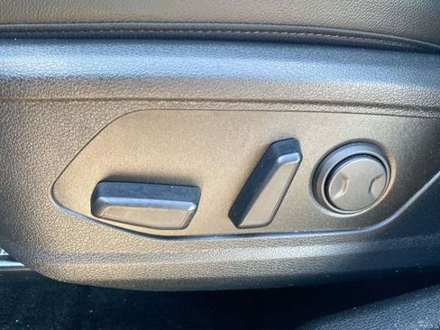 Used 2025 Kia Sportage EX FWD image 12
