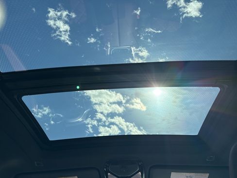 Used 2024 BMW X6 M60i w/ Executive Package image 23