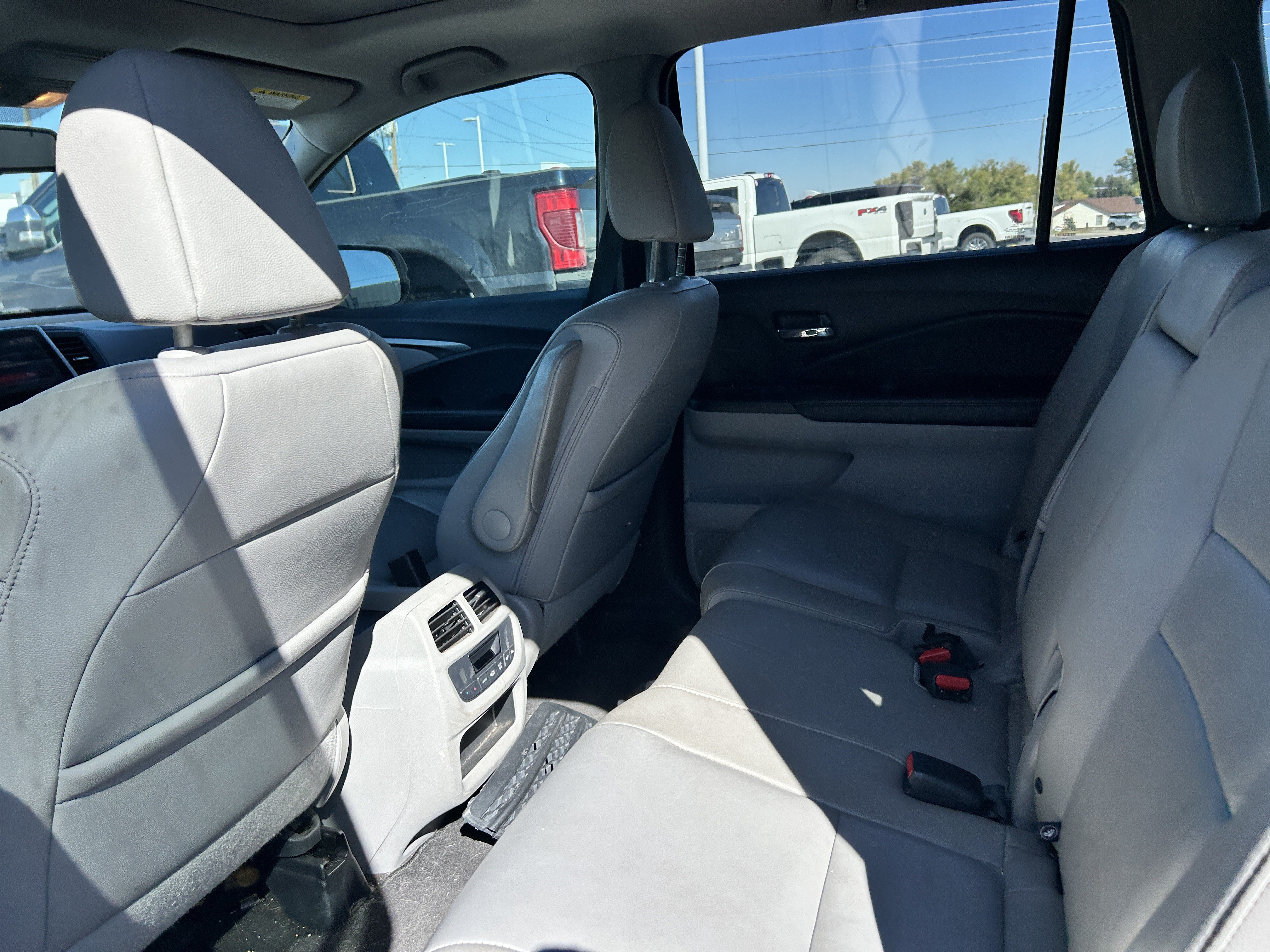 Used 2017 Honda Pilot EX-L image 11