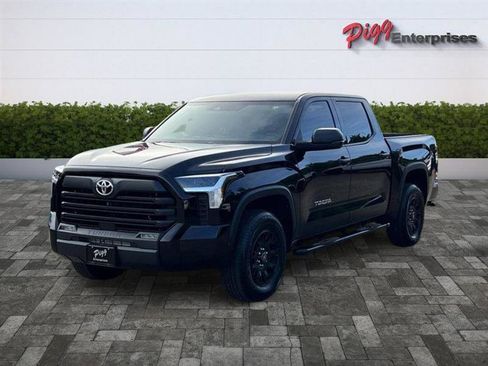 Used 2025 Toyota Tundra SR5 AWD/4WD image 4