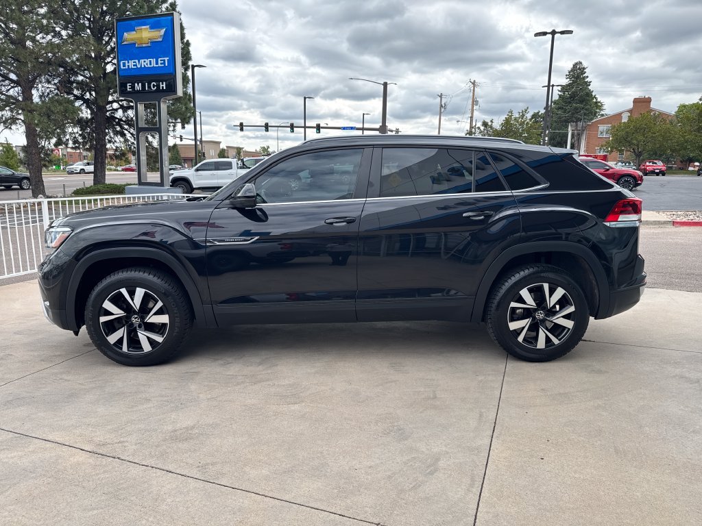 Used 2020 Volkswagen Atlas Cross Sport SE AWD/4WD image 2