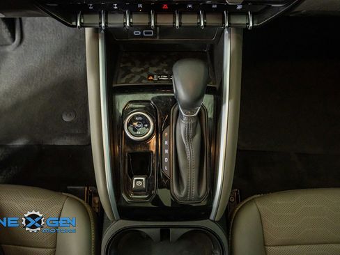 Used 2024 Chevrolet Colorado ZR2 w/ ZR2 Convenience Package III image 21