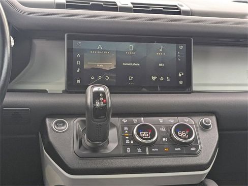 Used 2021 Land Rover Defender 110 SE image 17