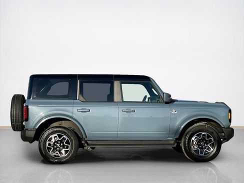 Used 2025 Ford Bronco Outer Banks image 9