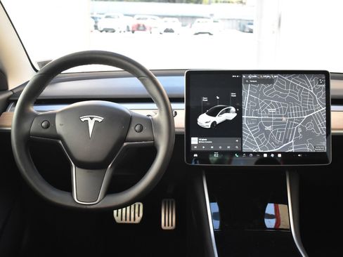 Used 2023 Tesla Model 3 Standard Range image 24