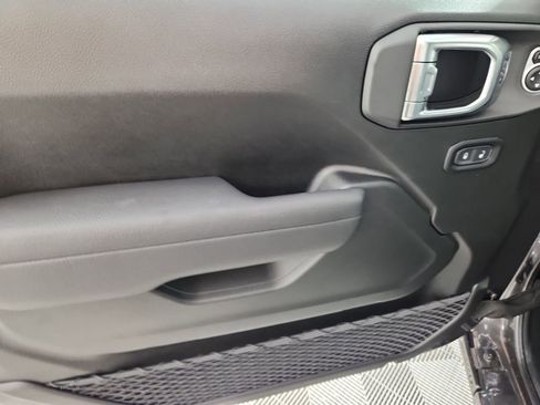 New 2025 Jeep Gladiator Sport image 6