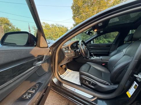 Used 2015 BMW 740i RWD image 17
