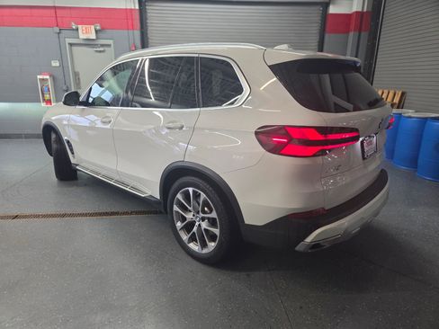 Used 2026 BMW X5 xDrive40i AWD/4WD image 2