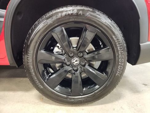 Certified 2025 Honda Pilot Black Edition image 27