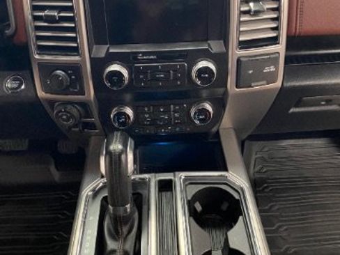 Used 2019 Ford F150 Platinum w/ Equipment Group 701A Luxury RWD image 15