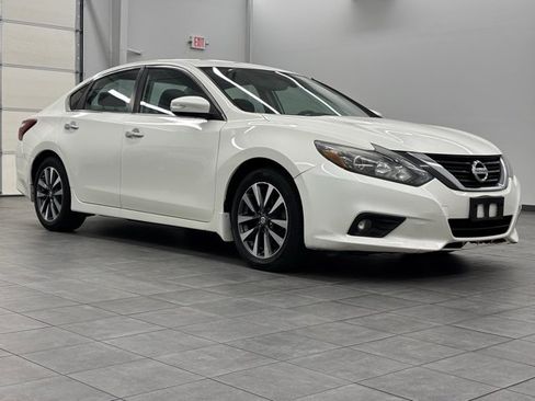 Used 2016 Nissan Altima 2.5 SL w/ 2.5 Technology w/LED Package image 1