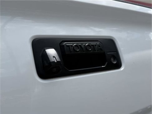 Used 2020 Toyota Tacoma SR5 RWD image 20