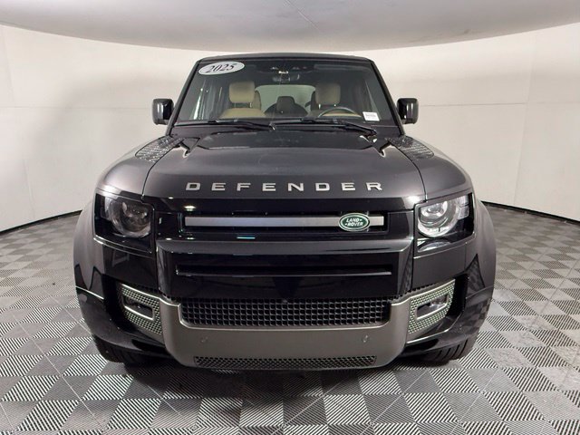 Used 2025 Land Rover Defender 110 X-Dynamic SE AWD/4WD image 10