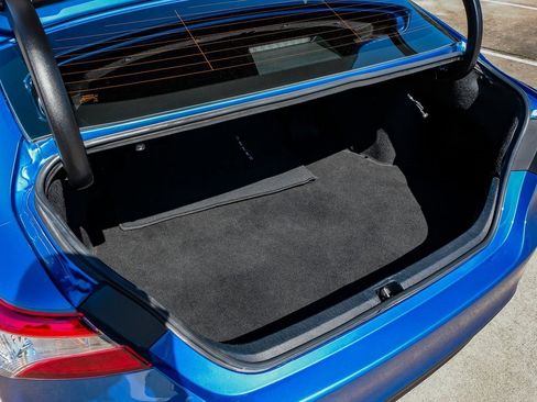 Used 2020 Toyota Camry LE image 58