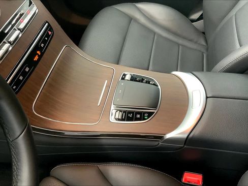 Used 2022 Mercedes-Benz GLC 300 image 18