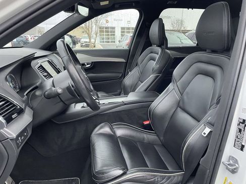 Used 2020 Volvo XC90 T8 R-Design image 9