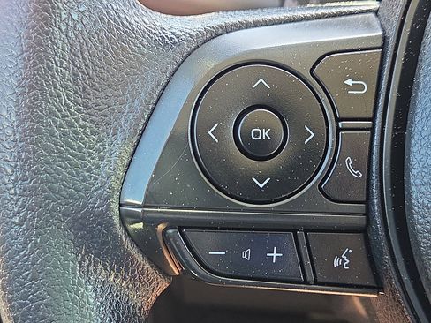 Used 2021 Toyota Corolla L FWD image 21