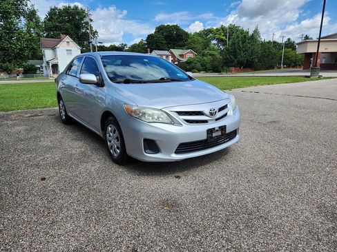 Used 2013 Toyota Corolla L FWD image 1