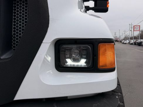 Used 2012 Ford F650 2WD Crew Cab Super Duty image 19