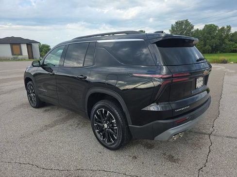 Used 2026 Chevrolet Traverse LT w/ Sun and Wheel Package FWD image 11