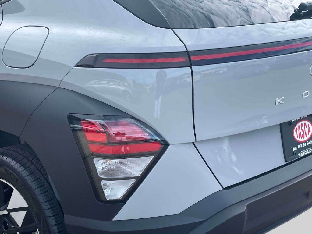 Certified 2024 Hyundai Kona SEL w/ Convenience Package AWD/4WD image 11