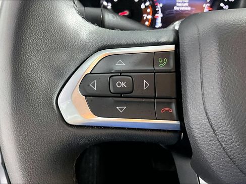 Used 2025 Jeep Compass Limited AWD/4WD image 18