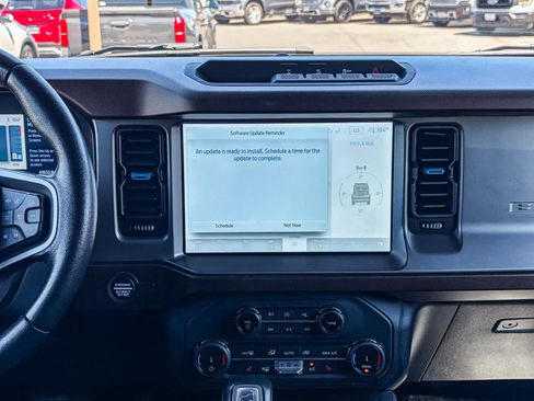 Used 2022 Ford Bronco Outer Banks AWD/4WD image 12