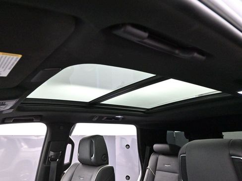Used 2023 Cadillac Escalade Premium Luxury AWD/4WD image 35