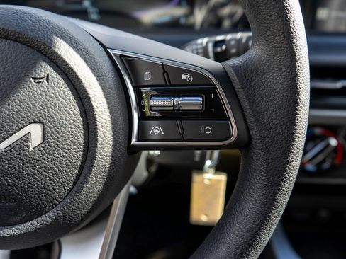 New 2026 Kia Seltos LX image 17