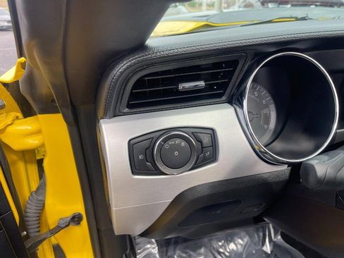 Used 2017 Ford Mustang GT Premium image 19