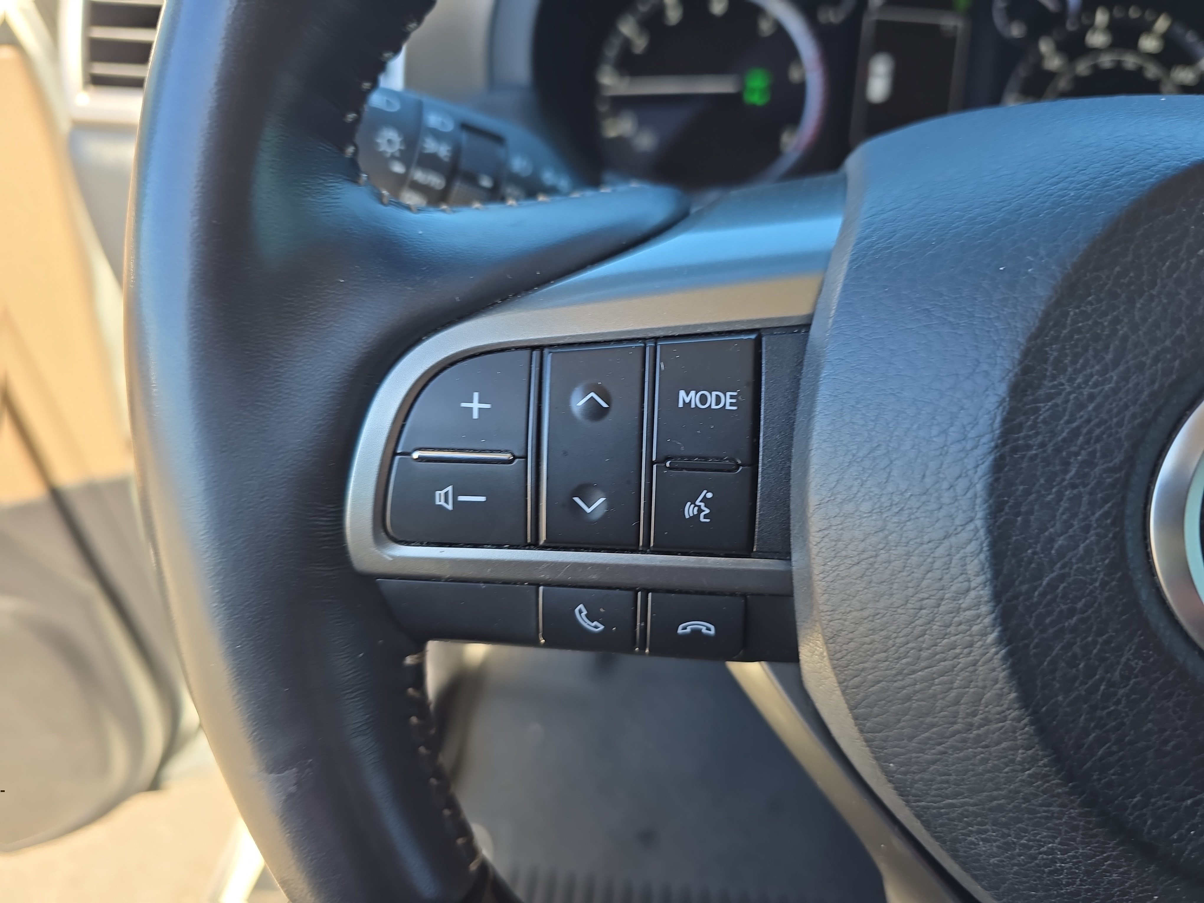 Used 2022 Lexus GX 460 Luxury w/ Off Road Package AWD/4WD image 17